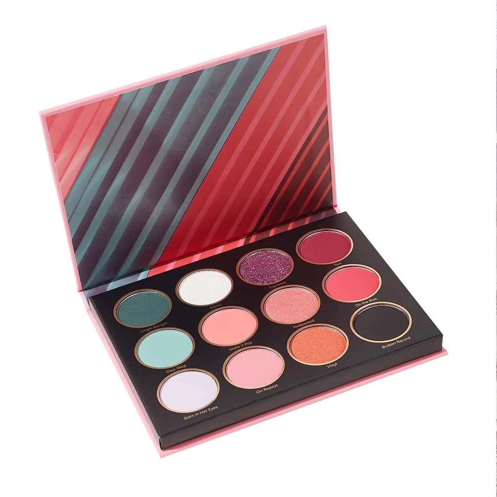 Paleta de Sombras da Sheglam possui 12 cores maravilhosas e muito bem pigmentadas. <span data-mce-fragment="1">São super versáteis e de longa duração!</span>